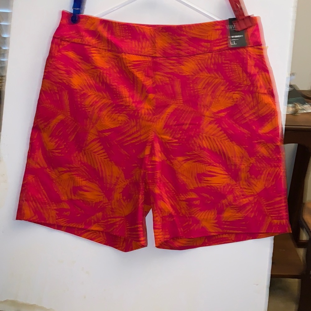 Whitney Pull-on Stretch Short. Size Large. Orange and red pattern.